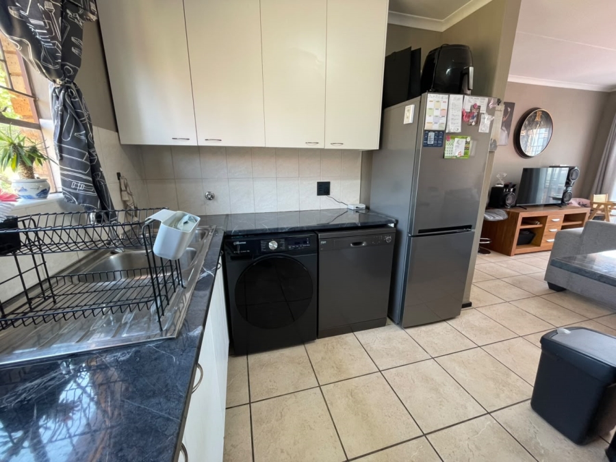 2 Bedroom Property for Sale in Amorosa Gauteng