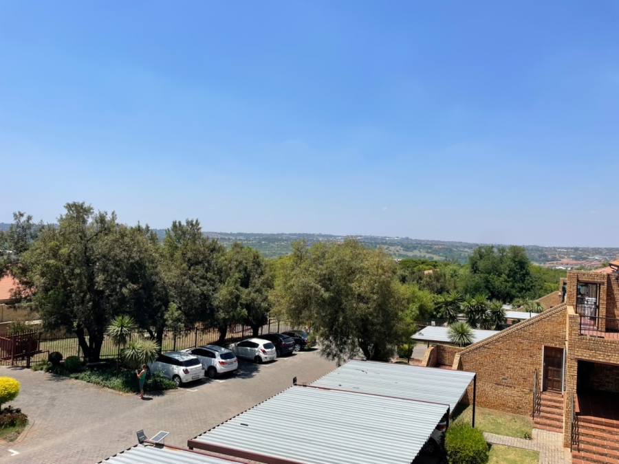 2 Bedroom Property for Sale in Amorosa Gauteng