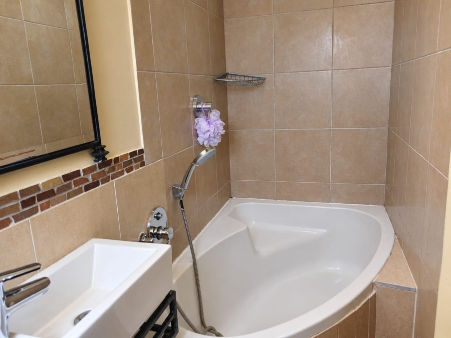 To Let 3 Bedroom Property for Rent in Blue Valley Golf Estate Gauteng