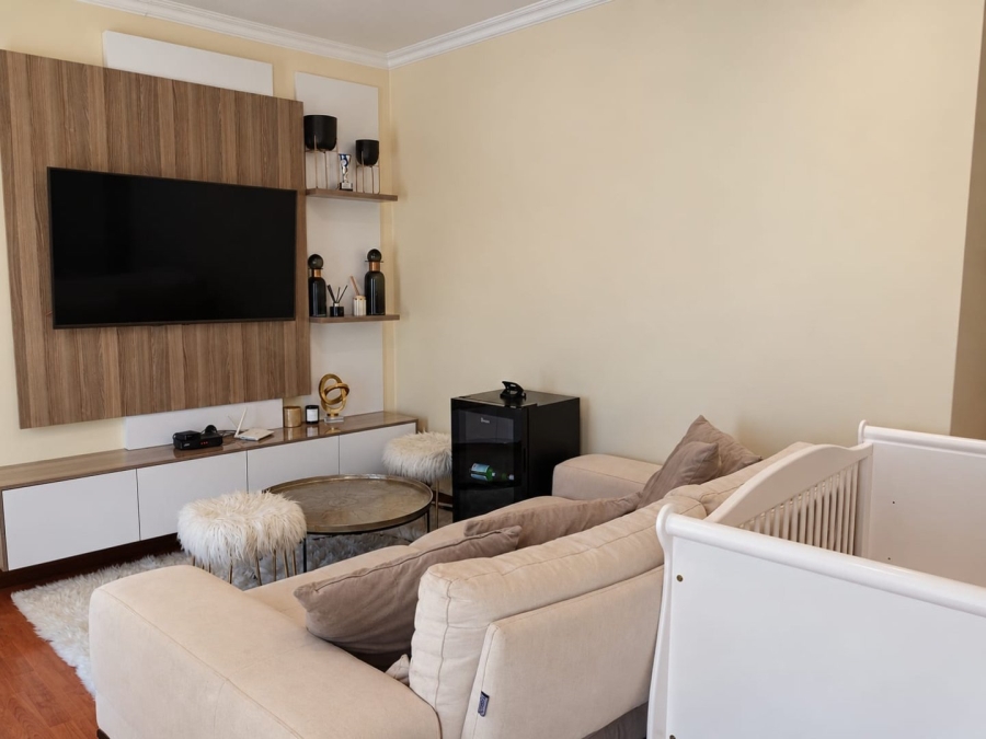 To Let 3 Bedroom Property for Rent in Blue Valley Golf Estate Gauteng