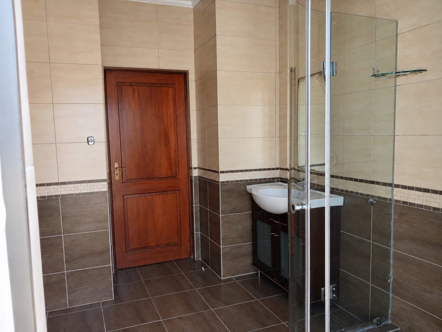 To Let 3 Bedroom Property for Rent in Blue Valley Golf Estate Gauteng