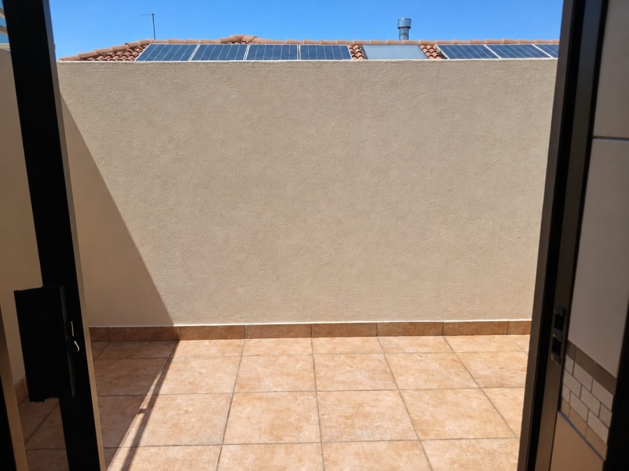 To Let 3 Bedroom Property for Rent in Blue Valley Golf Estate Gauteng