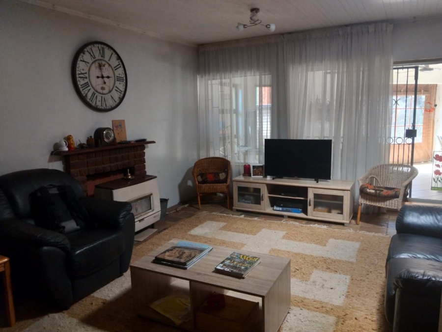 4 Bedroom Property for Sale in Doringkloof Gauteng