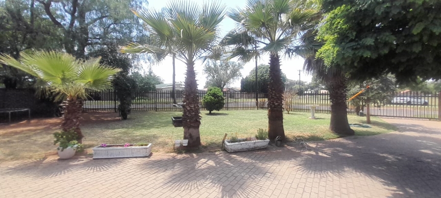 3 Bedroom Property for Sale in Rothdene Gauteng