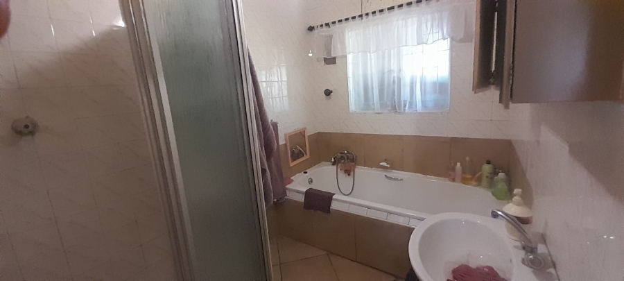 3 Bedroom Property for Sale in Rothdene Gauteng
