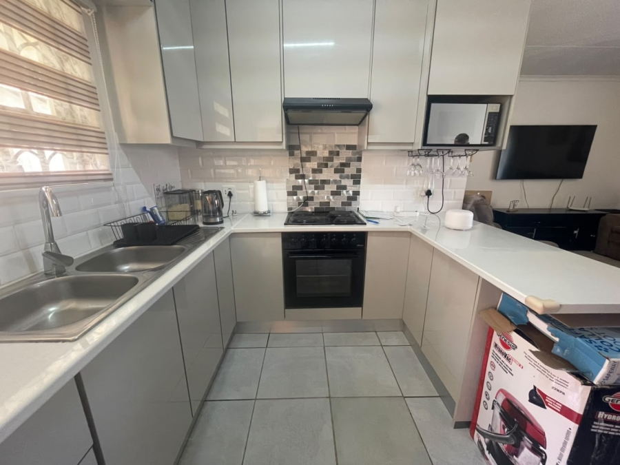 3 Bedroom Property for Sale in Groblerpark Gauteng