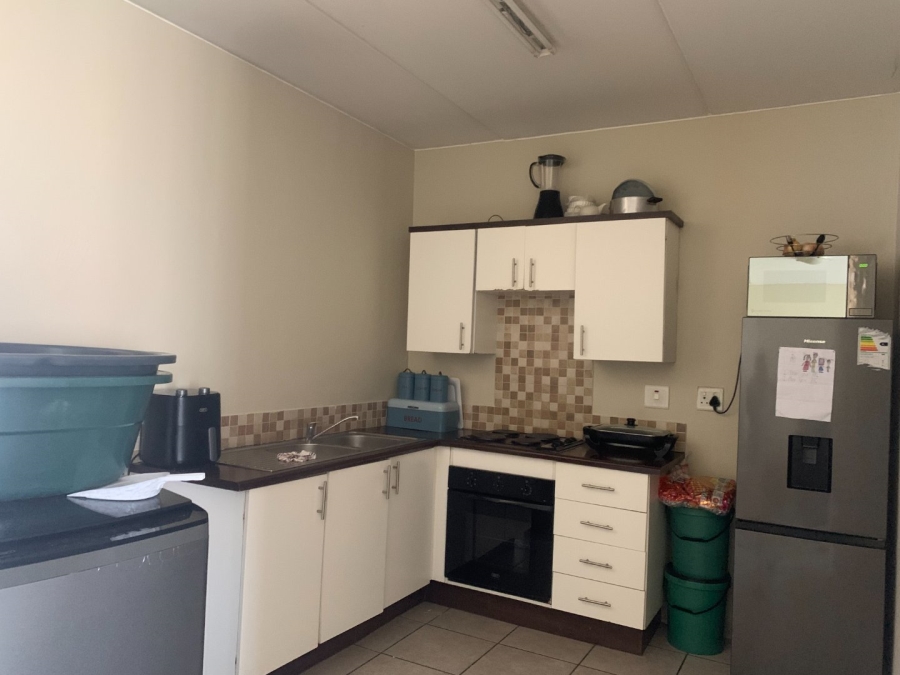 To Let 2 Bedroom Property for Rent in Halfway Gardens Gauteng