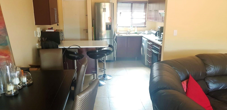 To Let 2 Bedroom Property for Rent in Glenvista Gauteng