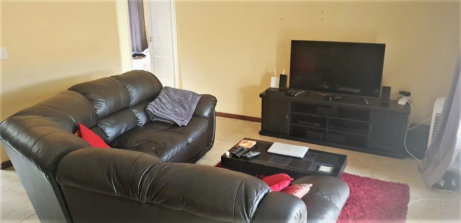 To Let 2 Bedroom Property for Rent in Glenvista Gauteng