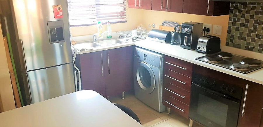 To Let 2 Bedroom Property for Rent in Glenvista Gauteng