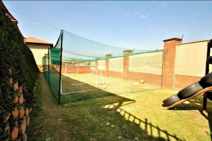 To Let 2 Bedroom Property for Rent in Glenvista Gauteng