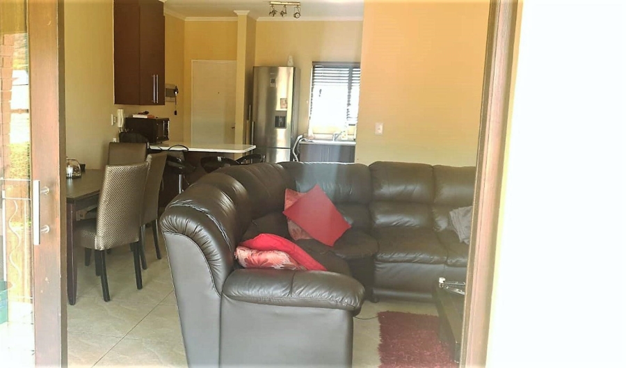 To Let 2 Bedroom Property for Rent in Glenvista Gauteng