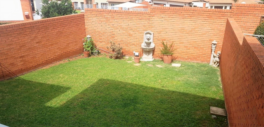 To Let 2 Bedroom Property for Rent in Glenvista Gauteng