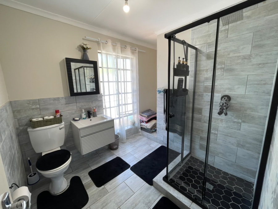 2 Bedroom Property for Sale in Wilgeheuwel Gauteng