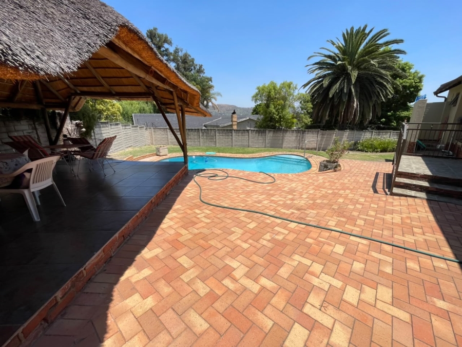 2 Bedroom Property for Sale in Wilgeheuwel Gauteng