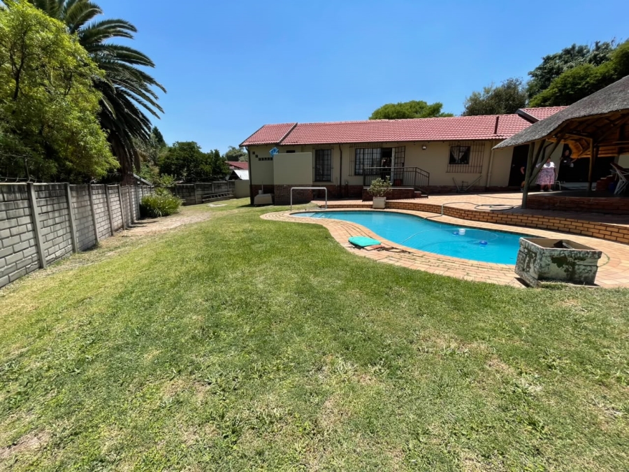2 Bedroom Property for Sale in Wilgeheuwel Gauteng