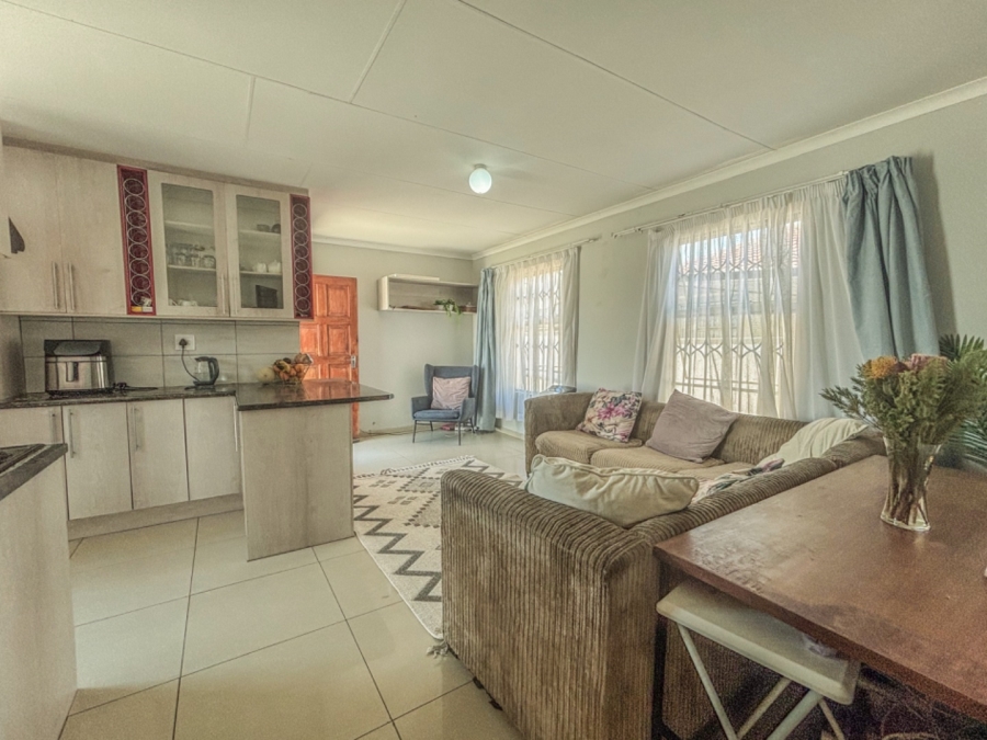 2 Bedroom Property for Sale in Blue Hills Gauteng