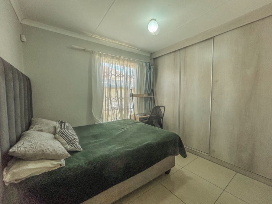 2 Bedroom Property for Sale in Blue Hills Gauteng