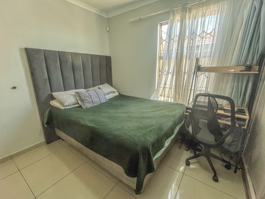 2 Bedroom Property for Sale in Blue Hills Gauteng