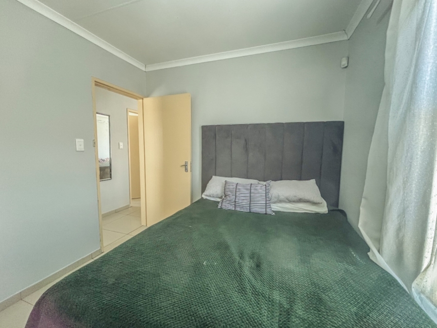 2 Bedroom Property for Sale in Blue Hills Gauteng