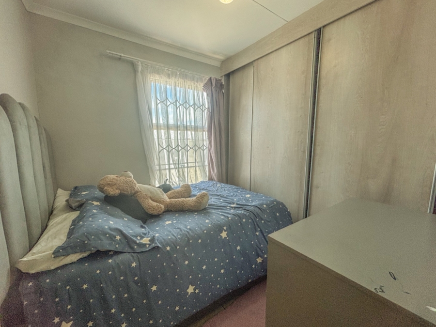 2 Bedroom Property for Sale in Blue Hills Gauteng
