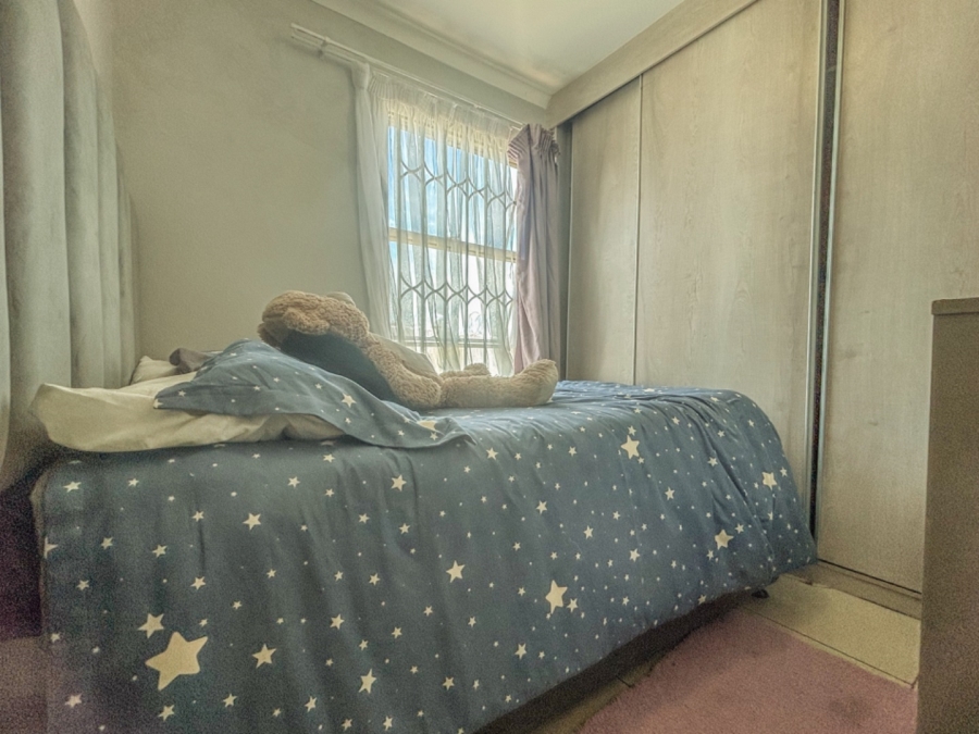 2 Bedroom Property for Sale in Blue Hills Gauteng