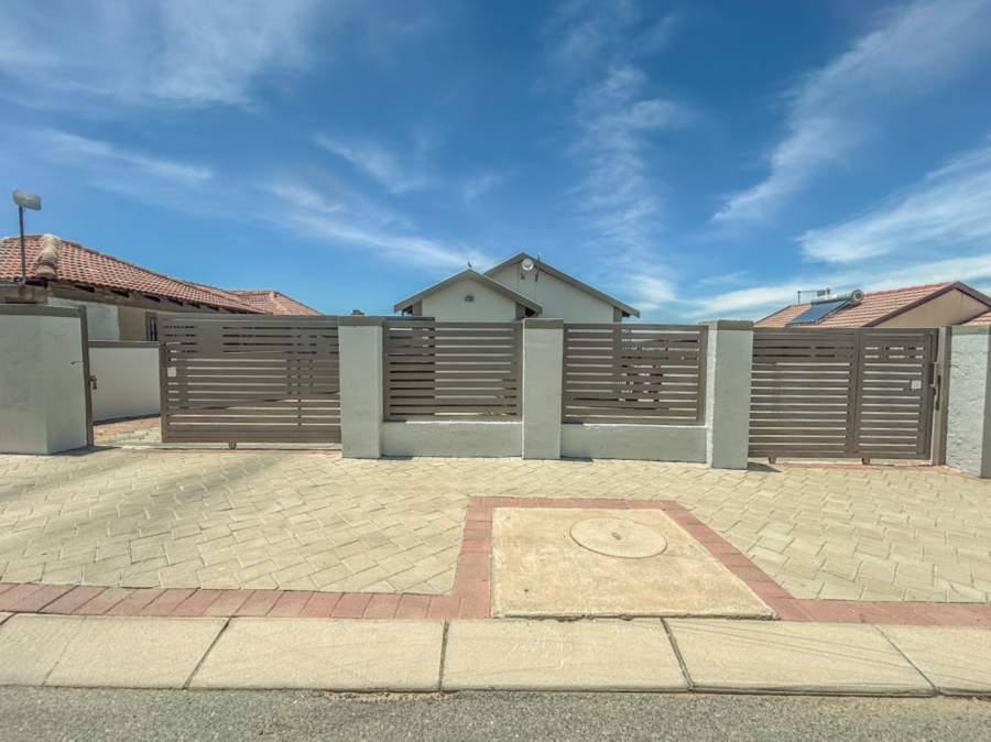 2 Bedroom Property for Sale in Blue Hills Gauteng