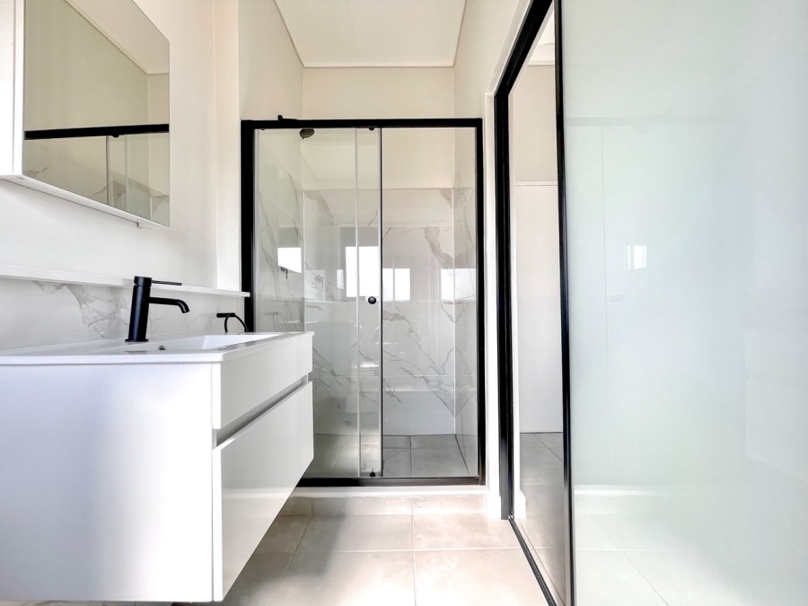 To Let 1 Bedroom Property for Rent in Waterfall Gauteng
