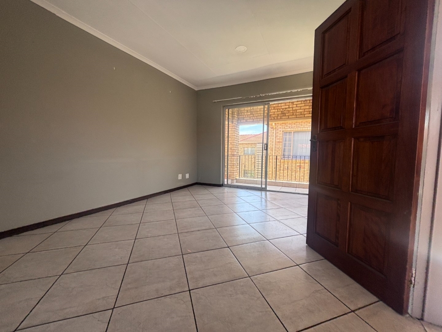 2 Bedroom Property for Sale in Vanderbijlpark SW 5 Gauteng