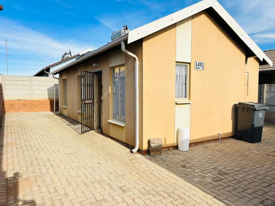 3 Bedroom Property for Sale in Sky City Gauteng