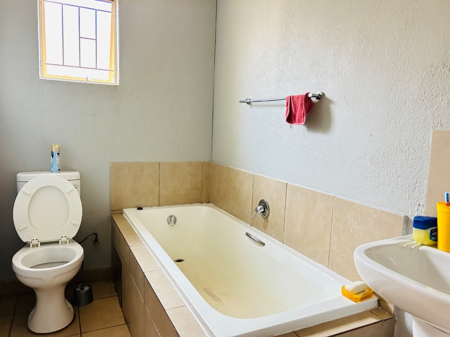 3 Bedroom Property for Sale in Sky City Gauteng