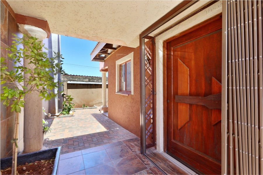 3 Bedroom Property for Sale in Clayville East Gauteng