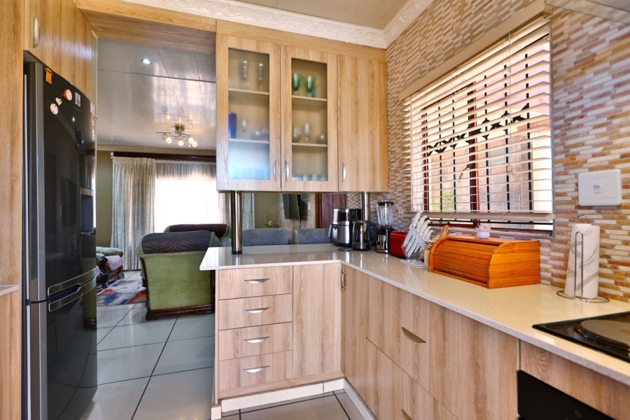 3 Bedroom Property for Sale in Clayville East Gauteng