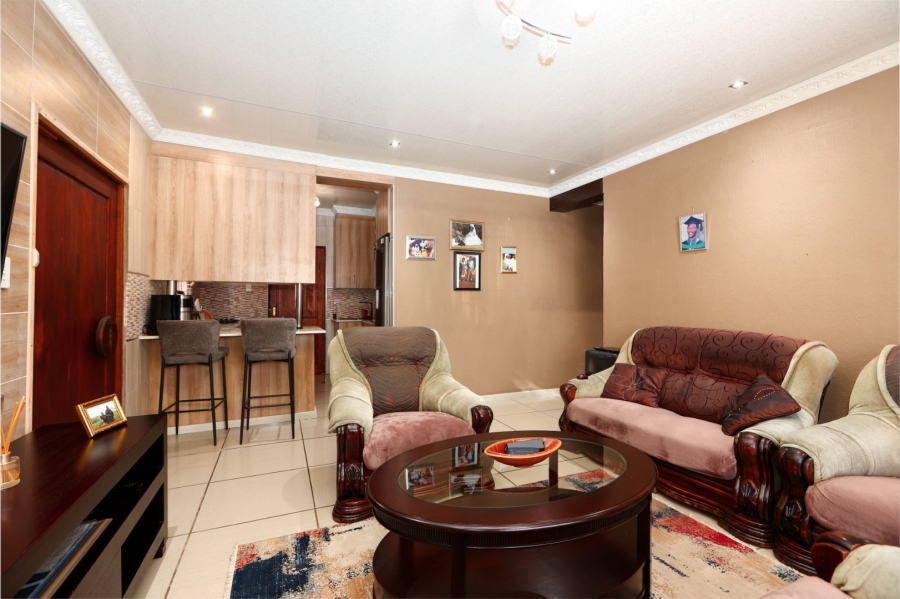 3 Bedroom Property for Sale in Clayville East Gauteng
