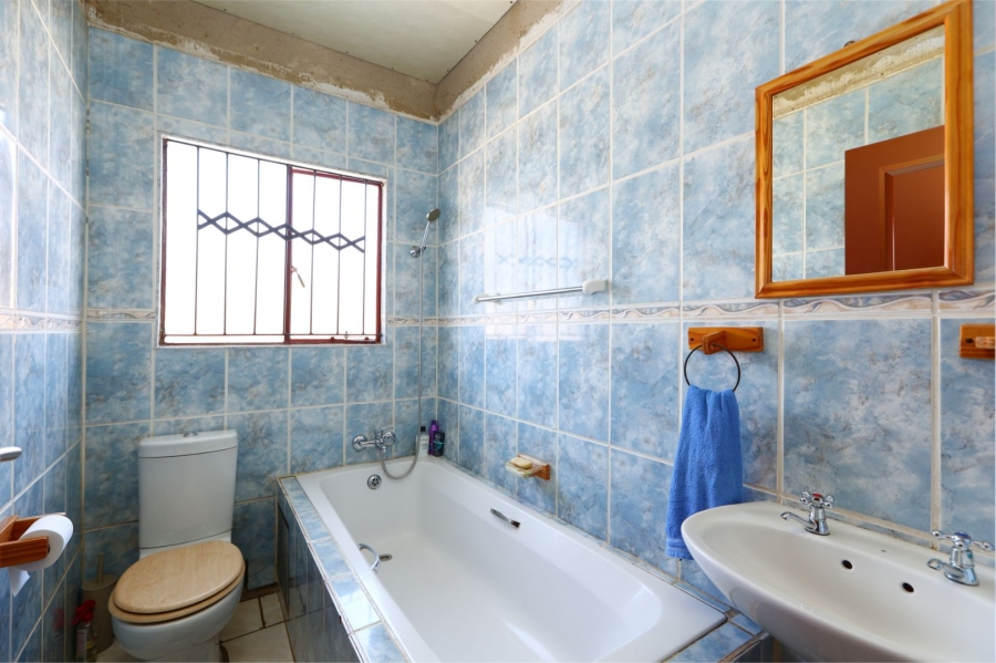 3 Bedroom Property for Sale in Clayville East Gauteng