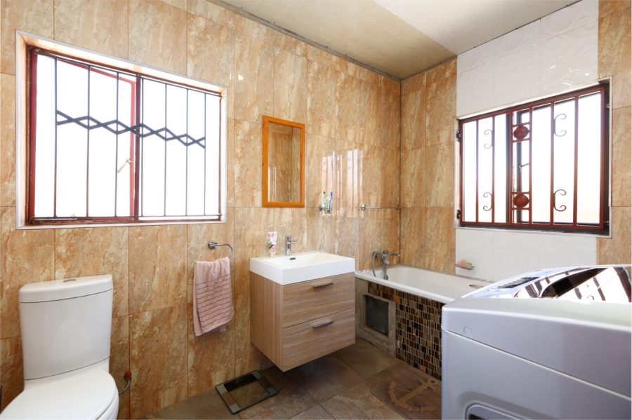 3 Bedroom Property for Sale in Clayville East Gauteng