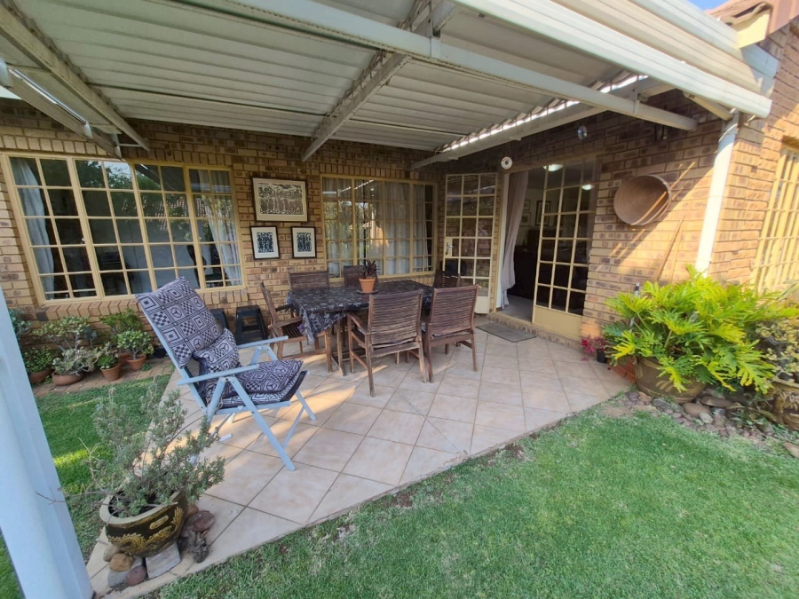 3 Bedroom Property for Sale in Faerie Glen Gauteng