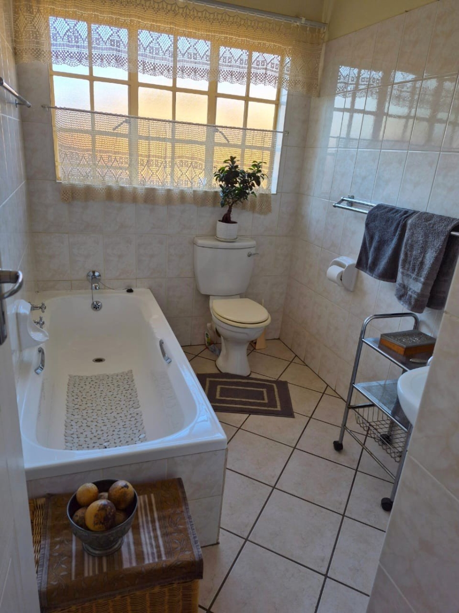 3 Bedroom Property for Sale in Faerie Glen Gauteng