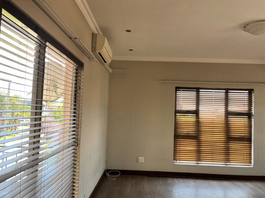 4 Bedroom Property for Sale in Vanderbijlpark SW 5 Gauteng
