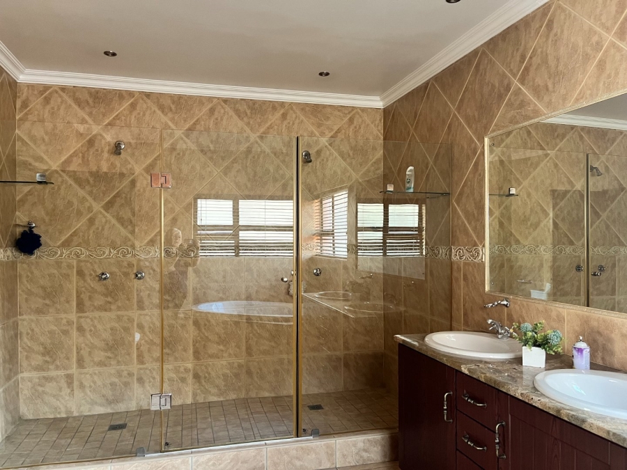 4 Bedroom Property for Sale in Vanderbijlpark SW 5 Gauteng
