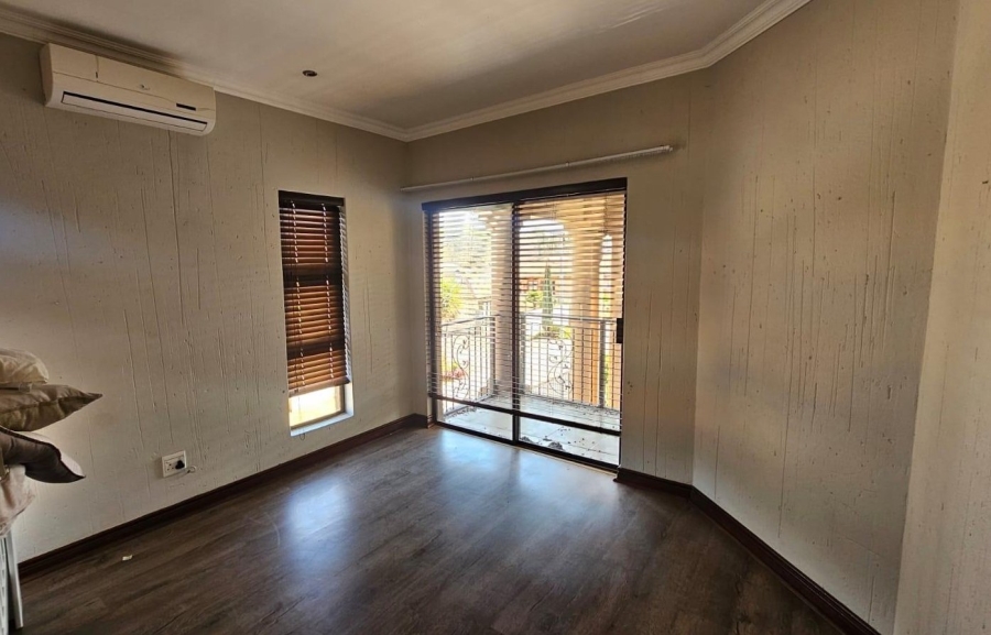 4 Bedroom Property for Sale in Vanderbijlpark SW 5 Gauteng