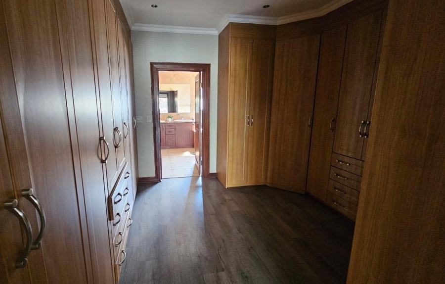 4 Bedroom Property for Sale in Vanderbijlpark SW 5 Gauteng