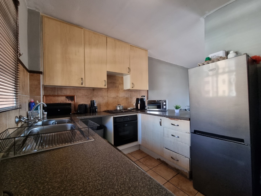 2 Bedroom Property for Sale in Die Hoewes Gauteng