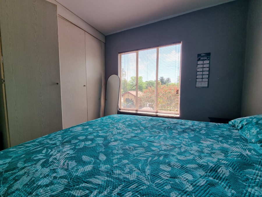2 Bedroom Property for Sale in Die Hoewes Gauteng