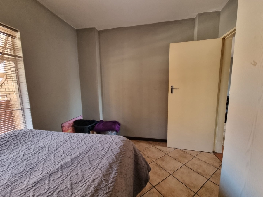 2 Bedroom Property for Sale in Die Hoewes Gauteng