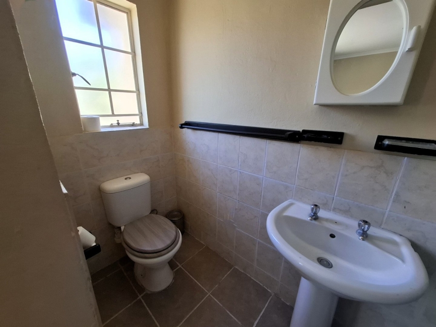 To Let 2 Bedroom Property for Rent in Equestria Gauteng