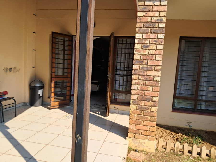 2 Bedroom Property for Sale in Vorna Valley Gauteng