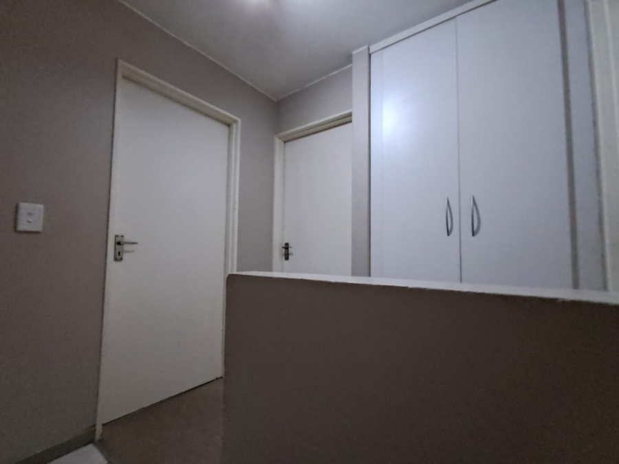 2 Bedroom Property for Sale in Vorna Valley Gauteng