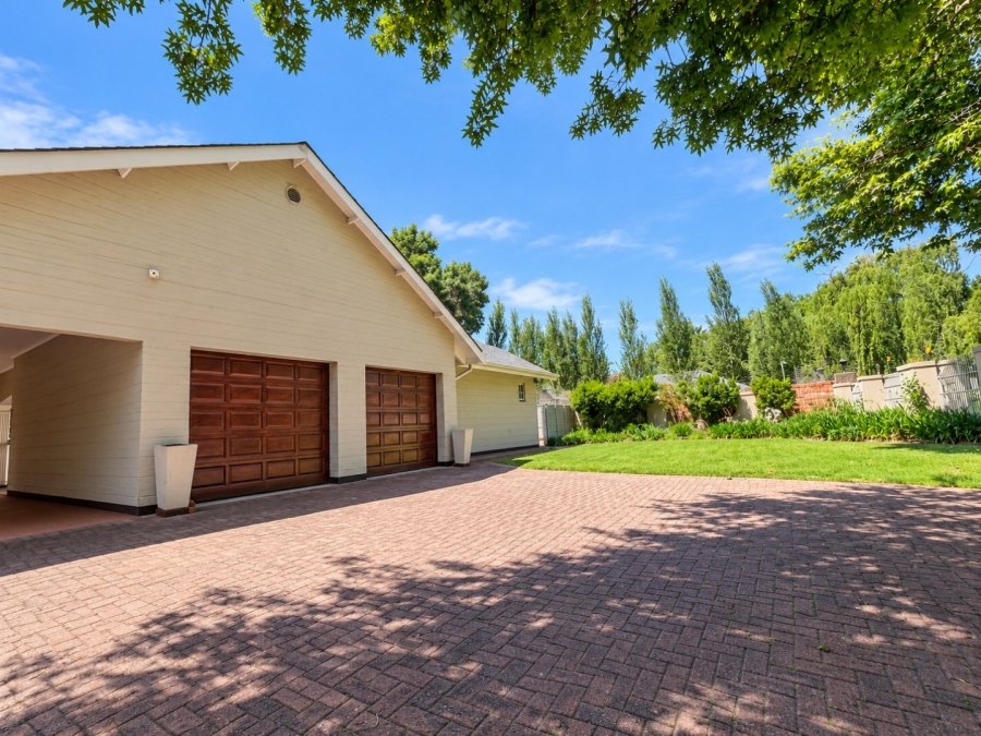 4 Bedroom Property for Sale in Three Rivers Proper Gauteng