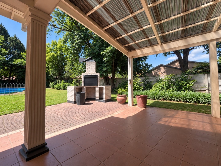4 Bedroom Property for Sale in Three Rivers Proper Gauteng